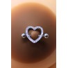 Paire de cache-tétons piercing barre coeur faux diamant peau foncée 
