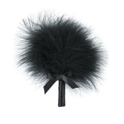 Plumeau noir avec noeud satiné 