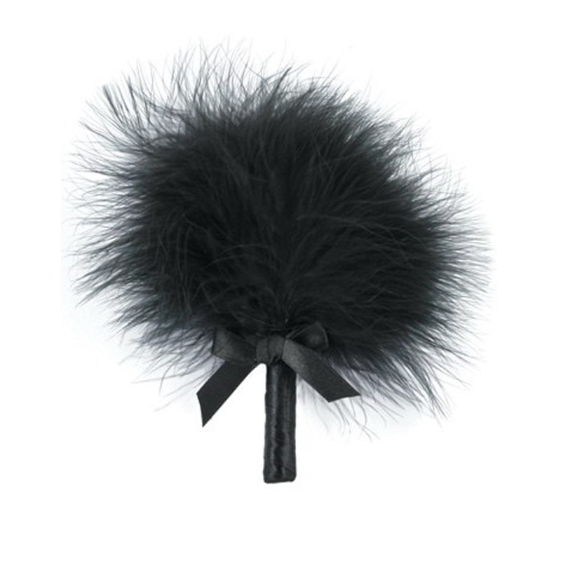 Plumeau noir avec noeud satiné 